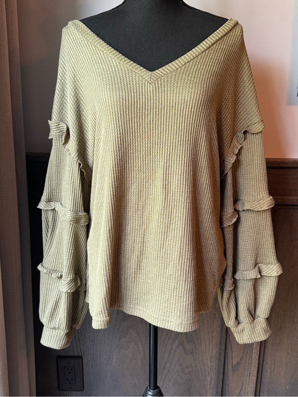 BTFBM Ruffled Sleeve V-Neck Knit Top — Olive large